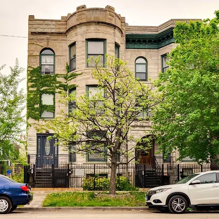 Pet-friendly Vacation Near Downtown Apartment