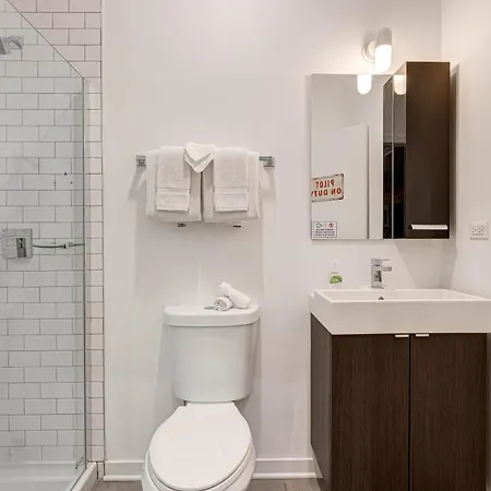 Hotel 105 By 747 Lofts Chicago