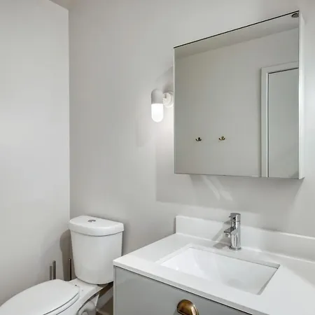 River North 1br W Gym Lounge Roof Nr Riverwalk Chi-898