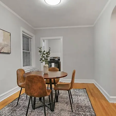2br Well-furnished - Lockwood 3 Apartment Chicago