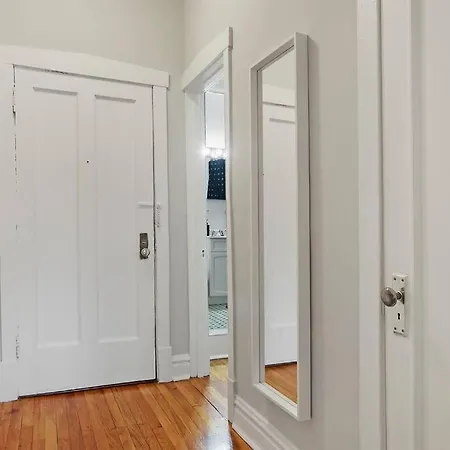 Inviting With Well-equipped Kitchen - Milwaukee 2f Apartment *