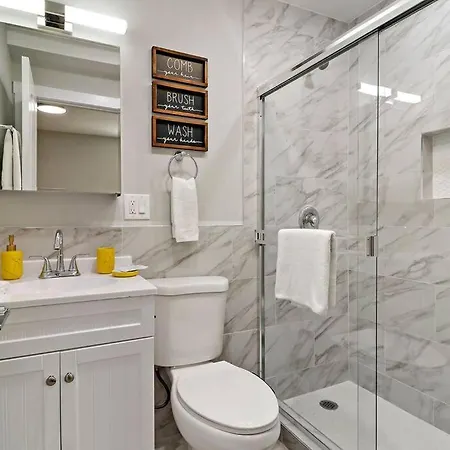 2br Luxurious With In-unit Laundry - Ashland B Apartment