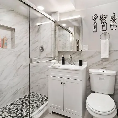 2br Luxurious With In-unit Laundry - Ashland B *