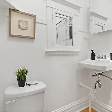 Apartment 2-bedroom Cozy In Prime Location - Clark 2