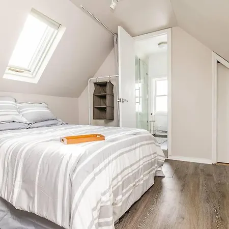 Apartment Light And Bright 3 Bedroom Duplex In Avondale, *