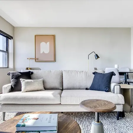 Medical District 2br W Gym Wd 1 Block To L Chi-463 *