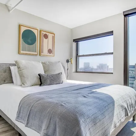 Medical District 2br W Gym Wd 1 Block To L Chi-463 Apartment Chicago