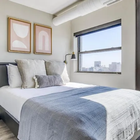 Medical District 2br W Gym Wd 1 Block To L Chi-463 Apartment