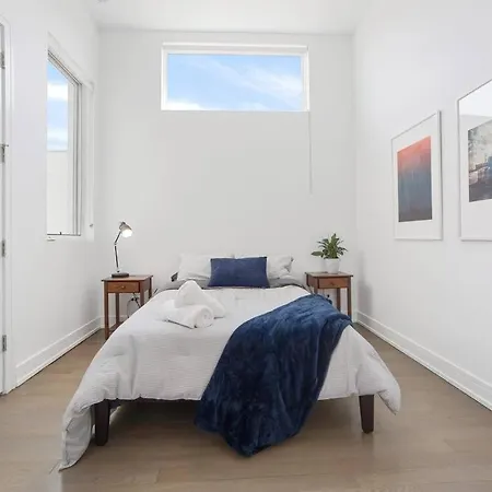 4-bedroom Penthouse W/ 2 Large Balconies & Rooftop Chicago