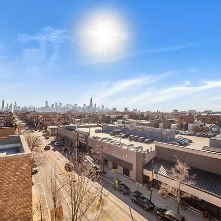 4-bedroom Penthouse W/ 2 Large Balconies & Rooftop Chicago