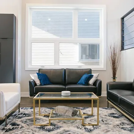 Magnificent New W/8 Beds & Free Parking