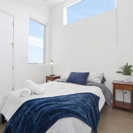 Apartment 4-bedroom Penthouse W/ 2 Large Balconies & Rooftop Chicago