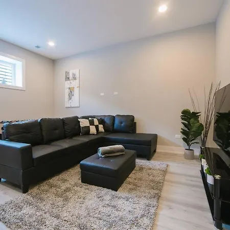 Magnificent New W/8 Beds & Free Parking