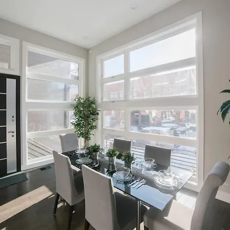 Magnificent New W/8 Beds & Free Parking