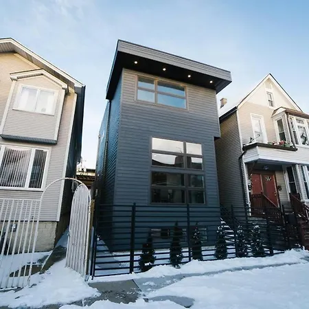 Magnificent New W/8 Beds & Free Parking *