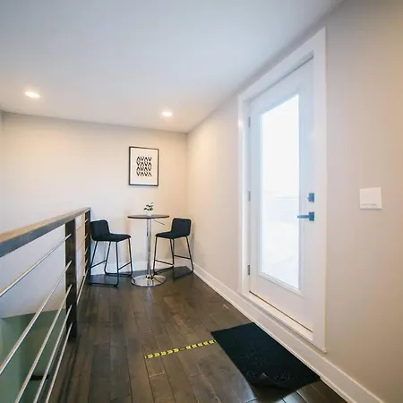 Magnificent New W/8 Beds & Free Parking * Chicago
