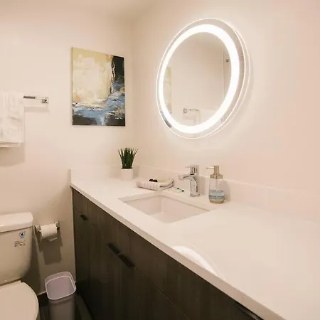 Amazing Gold Coast Apt W/ Rooftop Pool & Gym