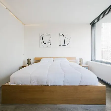 20th Floor Gold Coast Lux Apt W/ Pool And Gym
