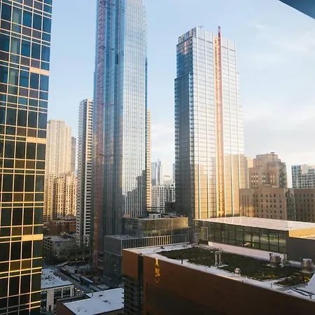 20th Floor Gold Coast Lux Apt W/ Pool And Gym
