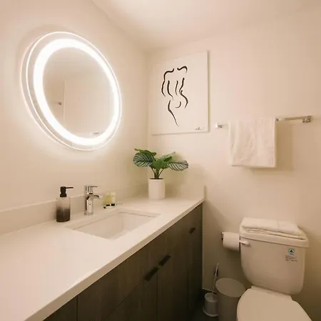 20th Floor Gold Coast Lux Apt W/ Pool And Gym