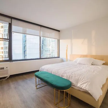 Amazing Location Luxury Apt Rooftop Pool