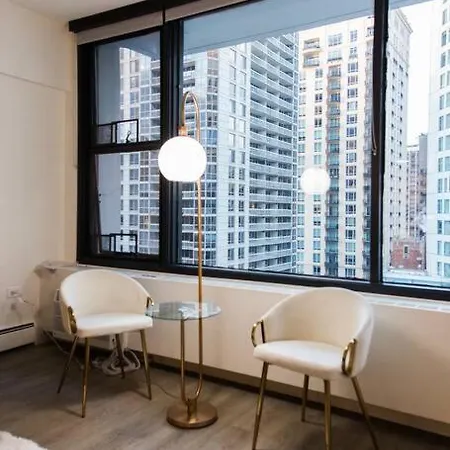 Amazing Location Luxury Apt Rooftop Pool Chicago