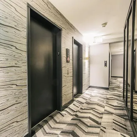 Amazing Location Luxury Apt Rooftop Pool Apartment *