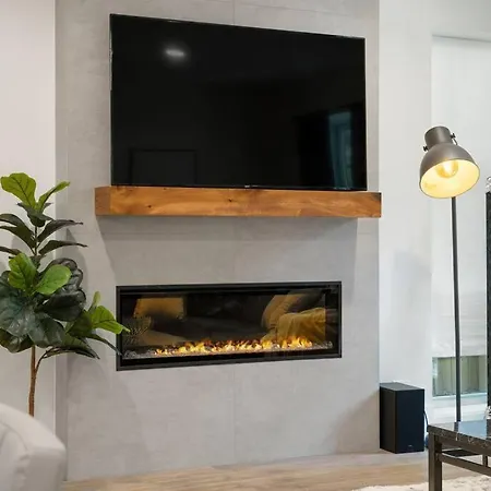 Stunning 2br/2ba W/ Balcony By United Center Apartment *