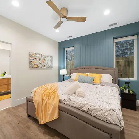 Stunning 2br/2ba W/ Balcony By United Center