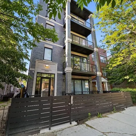 Stunning 2br/2ba W/ Balcony By United Center *