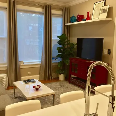 Apartment Bella On Taylor Street Chicago's Little Italy 1 Mile West The Loop & Uic