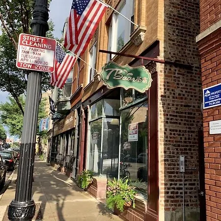 Bella On Taylor Street Chicago's Little Italy 1 Mile West The Loop & Uic Apartment