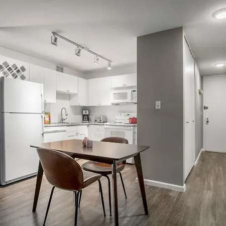 Gold Coast Studio W Gym Nr Mm Water Tower Chi-135 Apartment Chicago