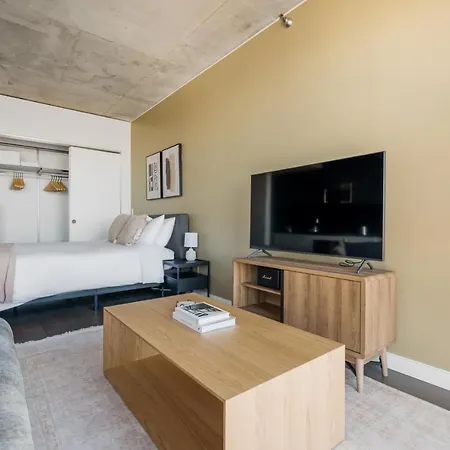 Near North Jr 1br W Doorman Wd Gym Nr I-90 Chi-871 * Chicago