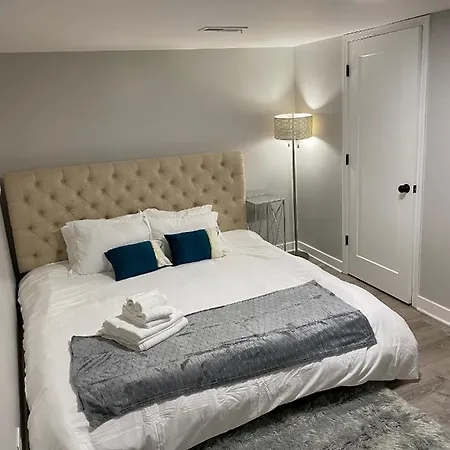 Apartment Stylish Urban Retreat 3 Bedroom Newly Remodeled