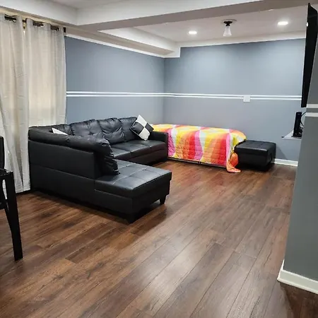 Granville Apartment *