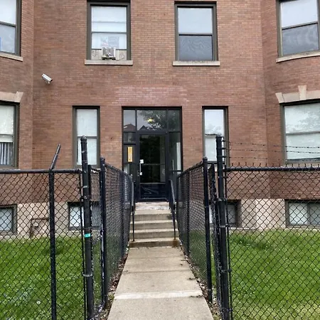 Stylish Urban Retreat 3 Bedroom Newly Remodeled *