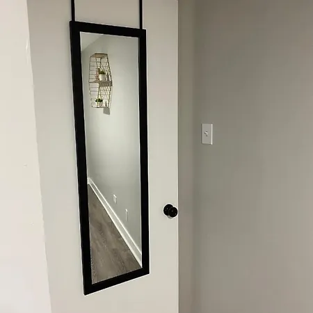 Apartment Stylish Urban Retreat 3 Bedroom Newly Remodeled *