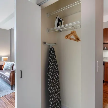 Loop 1br W Gym Nr Theatre District Chi-158 Apartment *