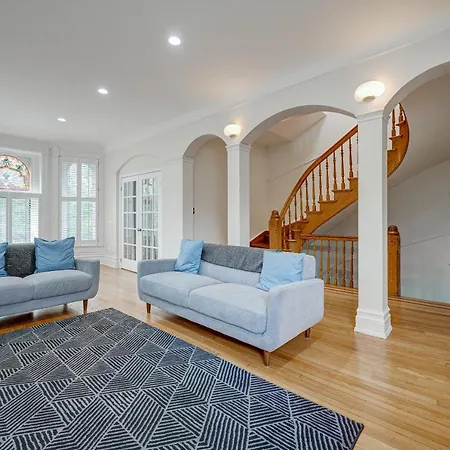 Free Parking And For All! Amazing 6 Bedroom In The Center Of It All! Apts Apartment