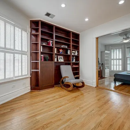 Free Parking And For All! Amazing 6 Bedroom In The Center Of It All! Apts Apartment *