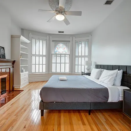 Free Parking And For All! Amazing 6 Bedroom In The Center Of It All! Apts Apartment *