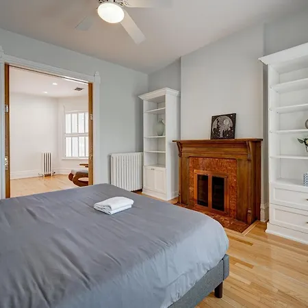 Free Parking And For All! Amazing 6 Bedroom In The Center Of It All! Apts