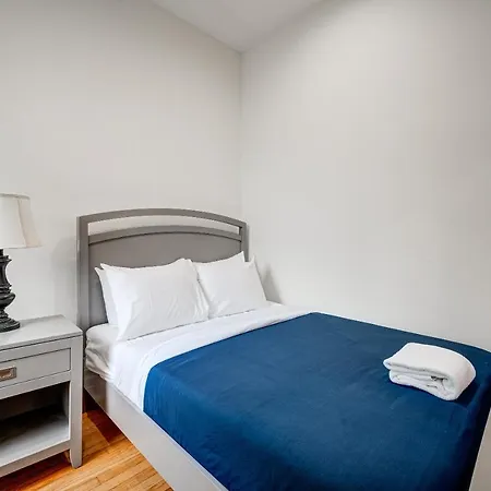 Free Parking And For All! Amazing 6 Bedroom In The Center Of It All! Apts Apartment