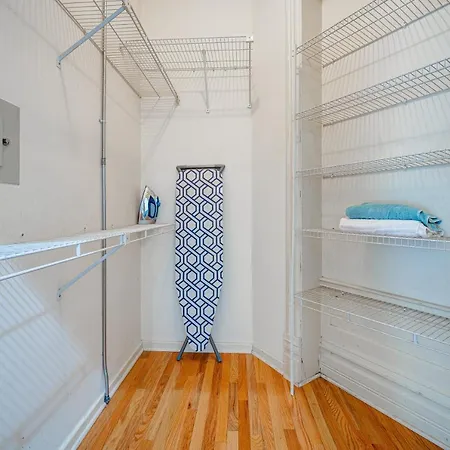 Free Parking And For All! Amazing 6 Bedroom In The Center Of It All! Apts Apartment