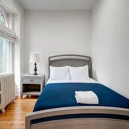 Apartment Free Parking And For All! Amazing 6 Bedroom In The Center Of It All! Apts *
