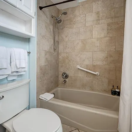 Free Parking And For All! Amazing 6 Bedroom In The Center Of It All! Apts Apartment *