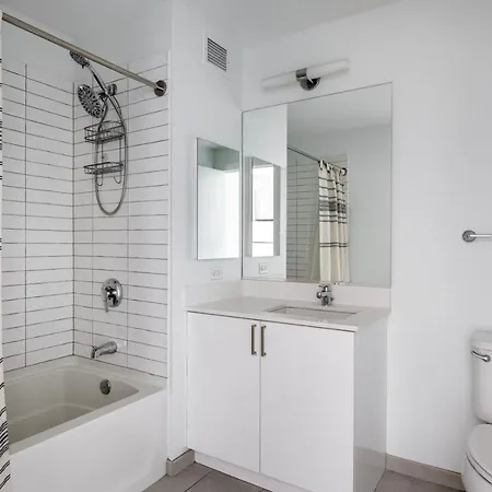 West Loop 2br W Theater Gym Nr Restaurant Row Chi-950 Apartment Chicago