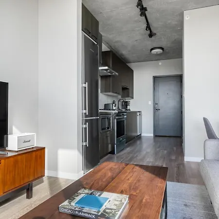 W Loop W Pool Gym Nr Fulton Mkt Chi-273 * Chicago