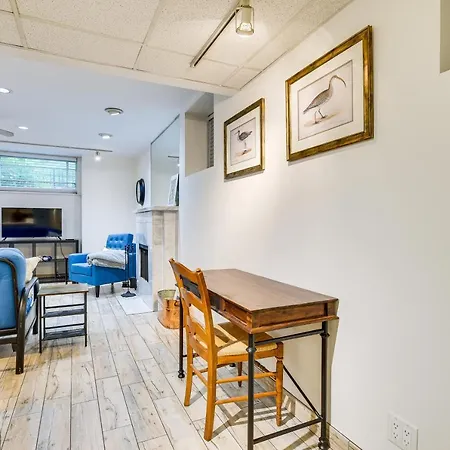 Apartment Lincoln Park Walk To Beach, Shops And Dining! *